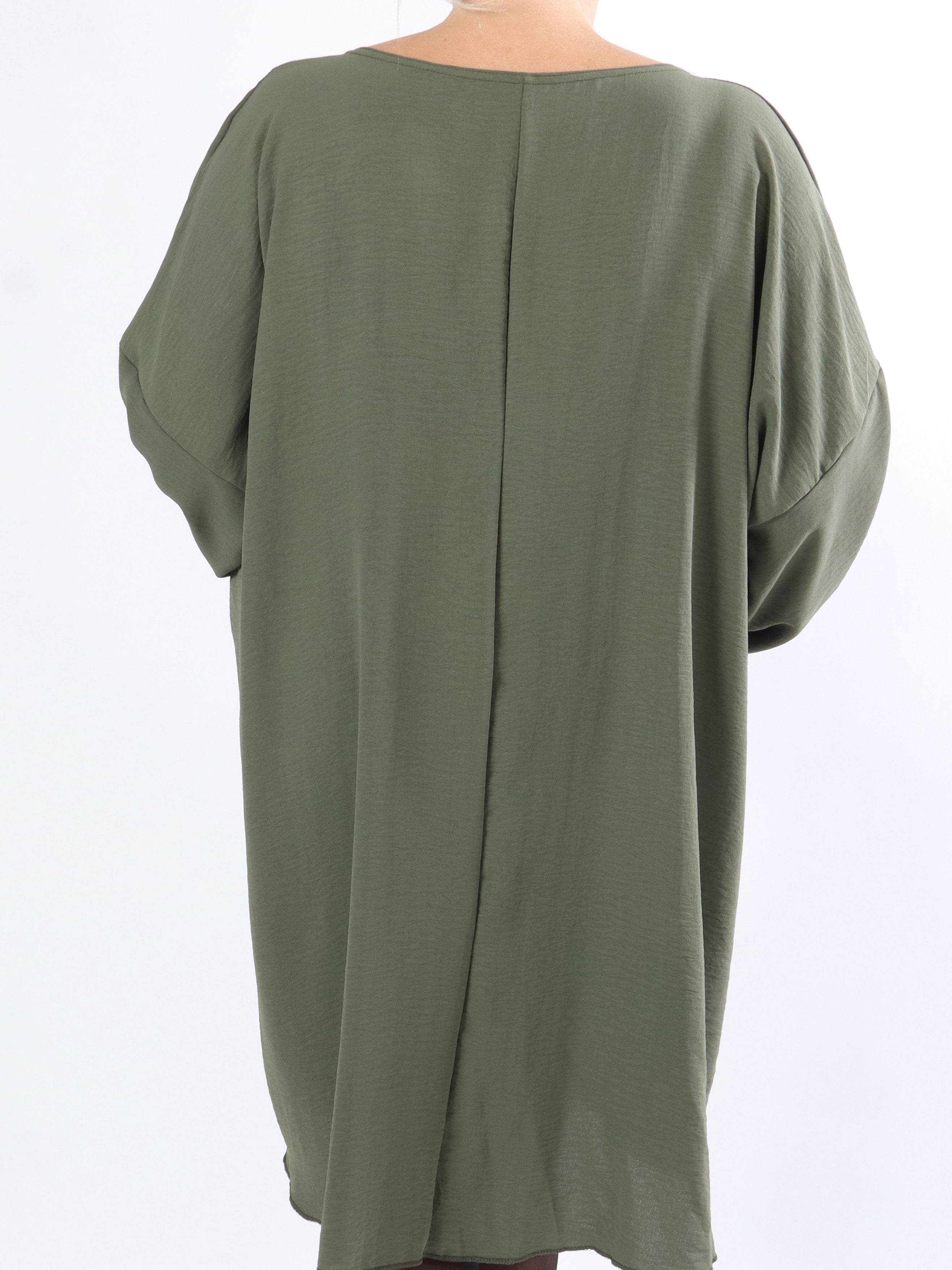 Nella - Cool plussize kjole med guldskrift